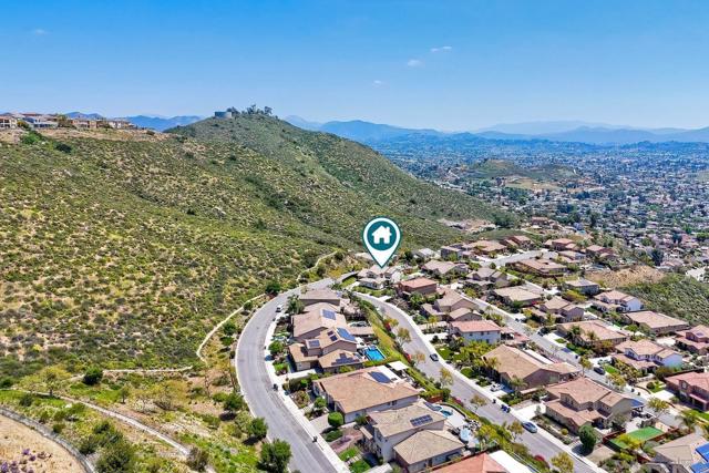 5324 Bella Vista St, Santee CA: https://media.crmls.org/mediaz/16c60ef5-3381-455f-8bff-0df52fb7f554.jpg