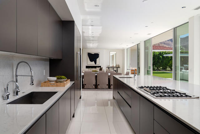 3088 Linea Terrace, Palm Springs CA: https://media.crmls.org/mediaz/16c64231-cad2-4627-ba1c-34d01f4b2318.jpg