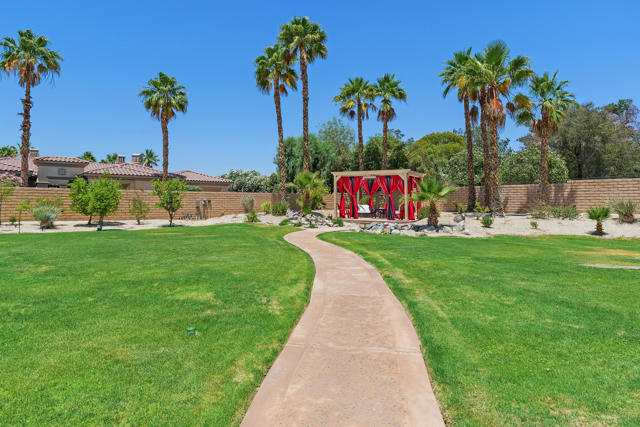 Image 36 of 44 For 78482 Bent Canyon Court