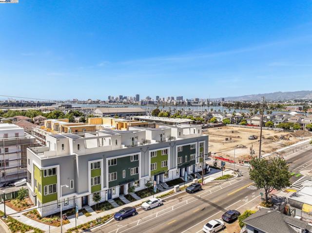 1937 Grand Street, Alameda CA: https://media.crmls.org/mediaz/16c7893d-762e-4884-bbe6-ddcdf39562b7.jpg