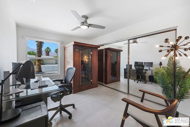 2002 N Whitewater Club Drive, Palm Springs, CA 92262