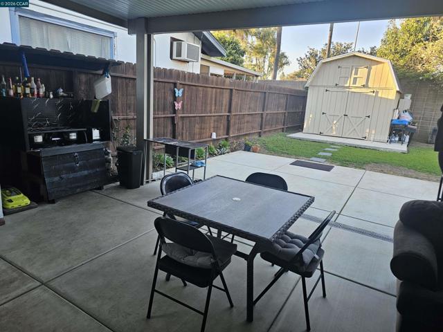 Image 9 of 13 For 1600 Michigan St