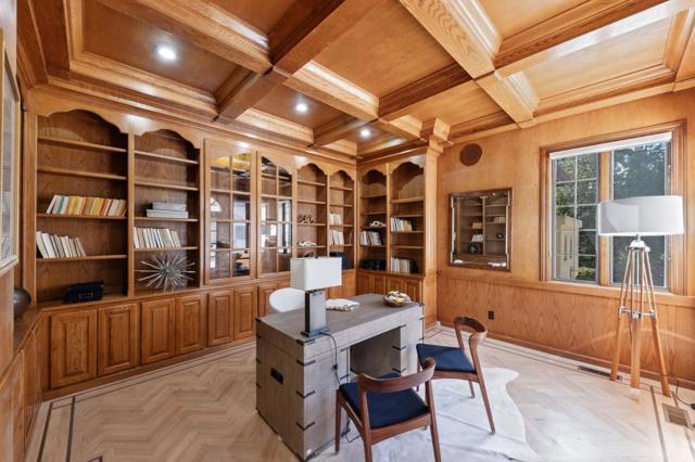 1035 Macadamia Drive, Hillsborough CA: https://media.crmls.org/mediaz/16c8c5f4-0cac-4dfb-b6ea-82e250dccd50.jpg