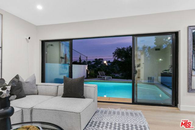 5132 Escobedo Drive, Woodland Hills CA: https://media.crmls.org/mediaz/16c92c95-0453-4a49-a743-d1368a074157.jpg