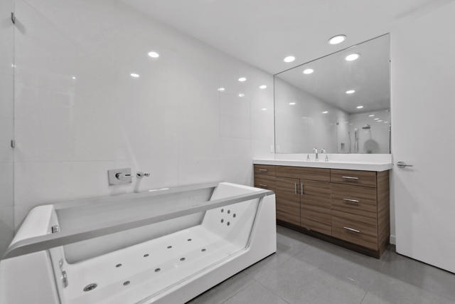 78800 Montego Bay Circle, Bermuda Dunes CA: https://media.crmls.org/mediaz/16c9c907-9ee2-46b3-b78f-ef66e784ed44.jpg