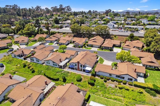 1776 Calle Del Arroyo, San Marcos CA: https://media.crmls.org/mediaz/16c9e74b-9db9-4610-99b7-80dc7be3b37e.jpg