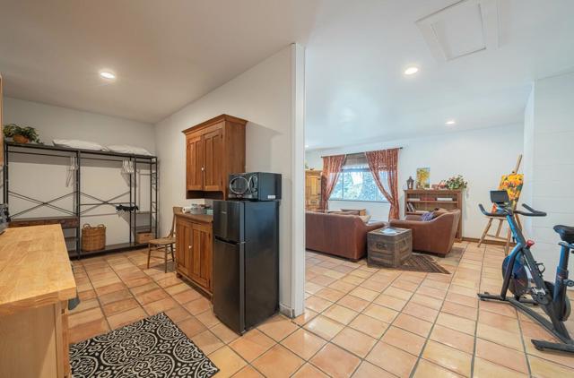 9180 Coker Road, Salinas CA: https://media.crmls.org/mediaz/16c9ff62-3a10-4da6-ac3b-a55287c32885.jpg