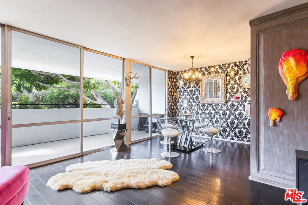 848 N Kings Road #102