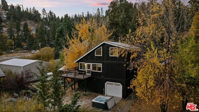 993 Cameron Drive, Big Bear CA: https://media.crmls.org/mediaz/16ca3db9-68d0-4929-946a-f5e6c737144d.jpg