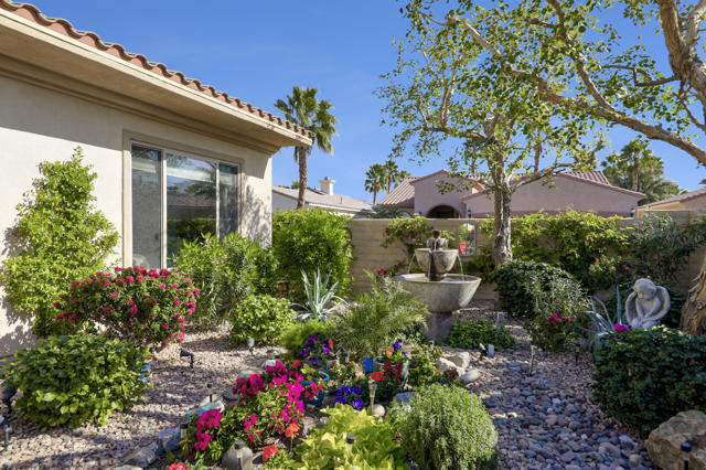 81025 Avenida Lorena, Indio CA: https://media.crmls.org/mediaz/16ca819e-c7b3-4496-937b-54b5962f2a48.jpg
