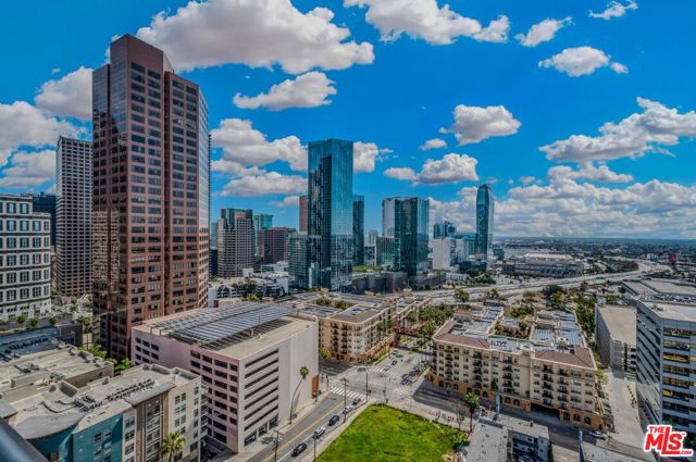 1100 Wilshire Boulevard, Los Angeles CA: https://media.crmls.org/mediaz/16ca8292-b250-4eff-a8e7-96e3a6eb4728.jpg