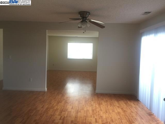 2389 3Rd St, Livermore CA: https://media.crmls.org/mediaz/16caf39a-8578-4428-8513-98b94c2d99ae.jpg