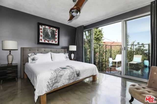 11462 LAURELCREST Road, Studio City CA: https://media.crmls.org/mediaz/16cb4387-d480-465f-bd8d-d1a6ed0ba5de.jpg