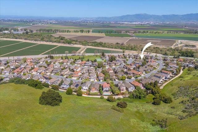17666 Winding Creek Road, Salinas CA: https://media.crmls.org/mediaz/16cb8581-cec7-4467-be8d-7bb175b9a31c.jpg