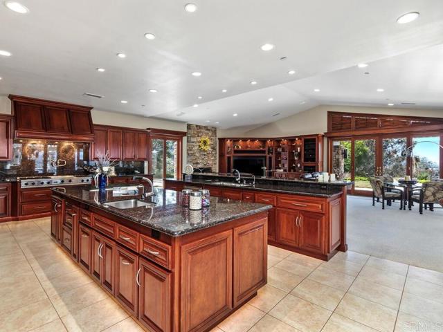 6095 Lake Vista Drive, Bonsall CA: https://media.crmls.org/mediaz/16cbb6e1-c7d2-46f4-bb2f-600d27a6a959.jpg