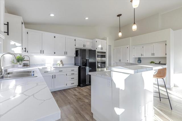 5150 Edgeview Drive, Discovery Bay CA: https://media.crmls.org/mediaz/16cbe720-ff1c-4ddd-9c61-ece663fa0c71.jpg