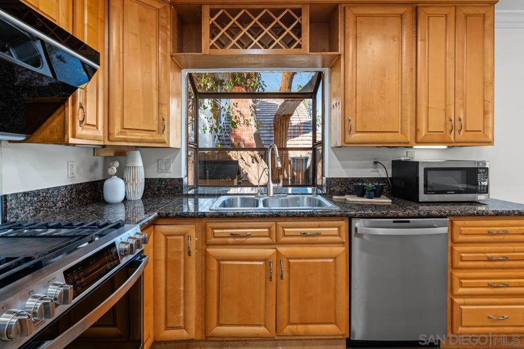 13175 Entreken Avenue - photo 13