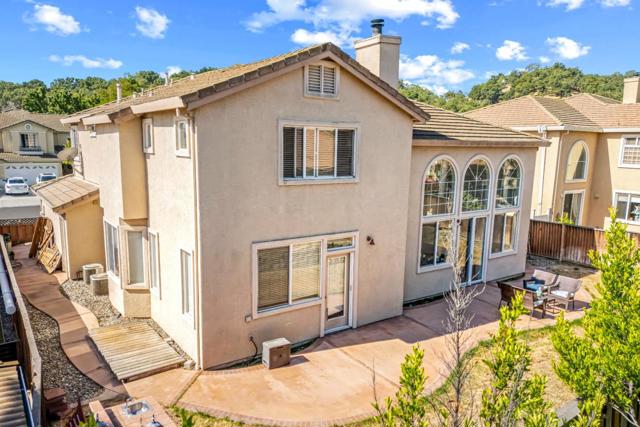 1515 Dovetail Way, Gilroy CA: https://media.crmls.org/mediaz/16cc73d5-12b9-49fb-9a4f-7e5aac26de97.jpg