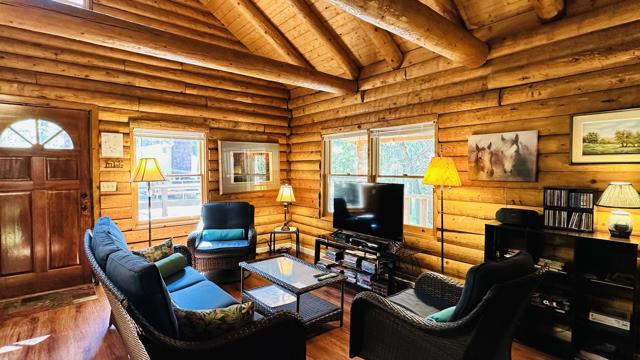 53341 Sherman Drive, Idyllwild CA: https://media.crmls.org/mediaz/16cc96db-0044-47a8-83ae-158887e5021f.jpg