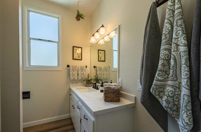 570572 Belden Street, Monterey CA: https://media.crmls.org/mediaz/16cc9efc-6572-4b99-b1d8-af3900c12524.jpg