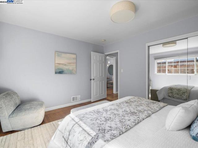 2457 San Carlos Ave, Castro Valley CA: https://media.crmls.org/mediaz/16cd4ced-6cb6-40f8-834a-063ac17d2a0d.jpg