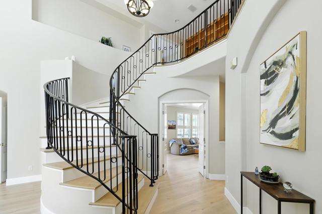 553 Lower Vintners Circle, Fremont CA: https://media.crmls.org/mediaz/16cd5a29-04fb-4789-80d4-304ea9c6aa92.jpg