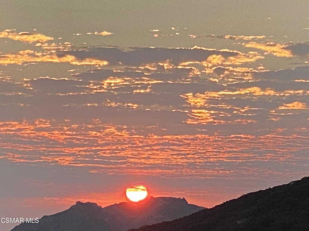 https://media.crmls.org/mediaz/16cda6eb-8893-4a2c-87ef-088c544f5639.jpg?preset=X-Large