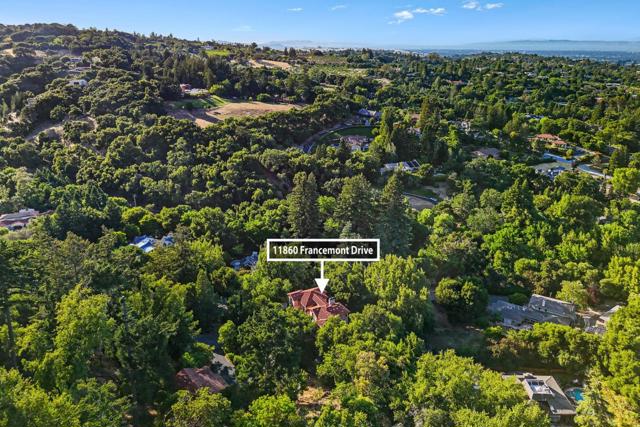 11860 Francemont Drive, Los Altos Hills CA: https://media.crmls.org/mediaz/16ce50e8-a8bb-48e3-91a0-2f4fdc6361df.jpg