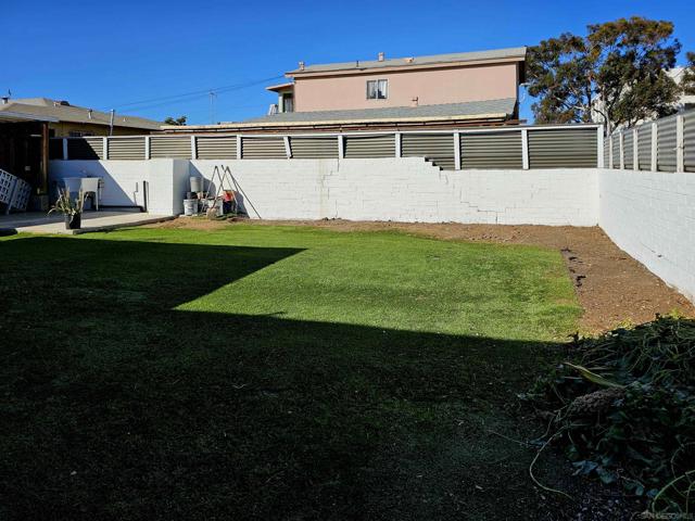 425 E 16Th St, National City CA: https://media.crmls.org/mediaz/16ceee11-cc2c-43e0-9483-34af117bbc7c.jpg