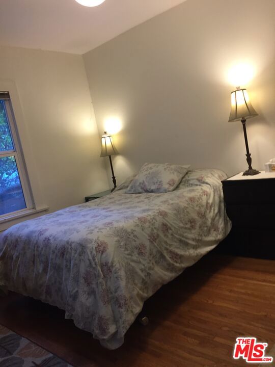 3754 Fredonia Drive, Los Angeles CA: https://media.crmls.org/mediaz/16cf221b-7bf1-438c-9ae4-cda855313b73.jpg