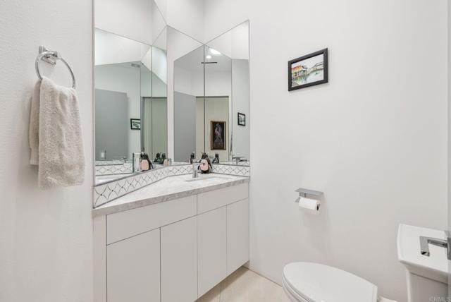Image 18 of 31 For 71260 Oasis Trail