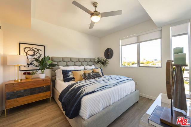 2929 pennsylvania Avenue, Santa Monica CA: https://media.crmls.org/mediaz/16cf6ce2-b8d4-4968-993a-24648130ec15.jpg