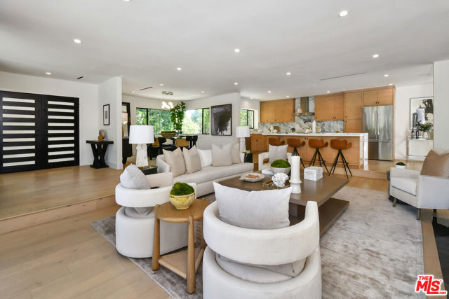 3221 Elvido Drive, Los Angeles CA: https://media.crmls.org/mediaz/16cf8f4f-c8df-4c5e-abc9-8bf0e5eed98d.jpg