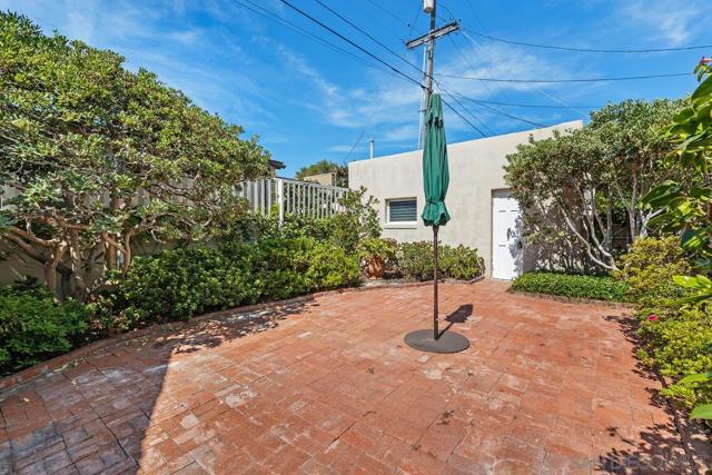 3419 Freeman St, San Diego CA: https://media.crmls.org/mediaz/16d0394b-b4b6-4ce6-ac96-fd2cf51cbc46.jpg