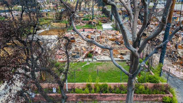 23 W Mendocino Street, Altadena CA: https://media.crmls.org/mediaz/16d12435-452e-4059-ad6e-fcbedfc45826.jpg