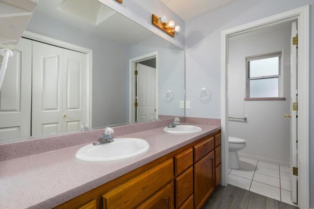 41508 Roaring River Court, Coarsegold CA: https://media.crmls.org/mediaz/16d126ef-8821-4939-8104-494778f566a5.jpg