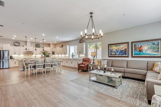 7832 Cobblestone Court, Gilroy CA: https://media.crmls.org/mediaz/16d1657c-3916-4fcb-8dad-417c69f94a91.jpg