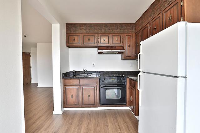 7725 Geary Boulevard, San Francisco CA: https://media.crmls.org/mediaz/16d31759-6ec9-4f1b-8e56-04edec3e68a0.jpg