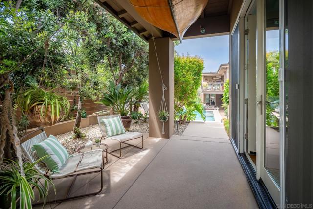 1521 Neptune Ave, Encinitas CA: https://media.crmls.org/mediaz/16d322fa-44ae-429b-b6c4-bd86cae91f0f.jpg