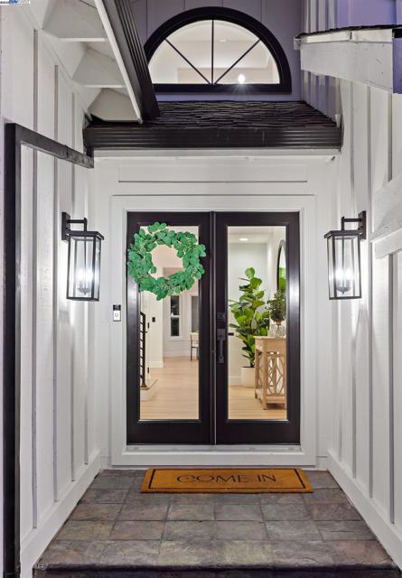 3198 Vintage Crest Dr, San Jose CA: https://media.crmls.org/mediaz/16d3fbc0-faad-448c-a8e6-239ff571383e.jpg