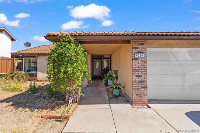 9209 Les Rd, Santee CA: https://media.crmls.org/mediaz/16d420a6-fcc4-4447-a7ad-5ac2371f609e.jpg