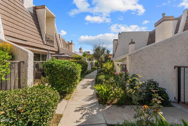 Detail Gallery Image 23 of 34 For 18360 Collins St #L,  Tarzana,  CA 91356 - 2 Beds | 2/1 Baths