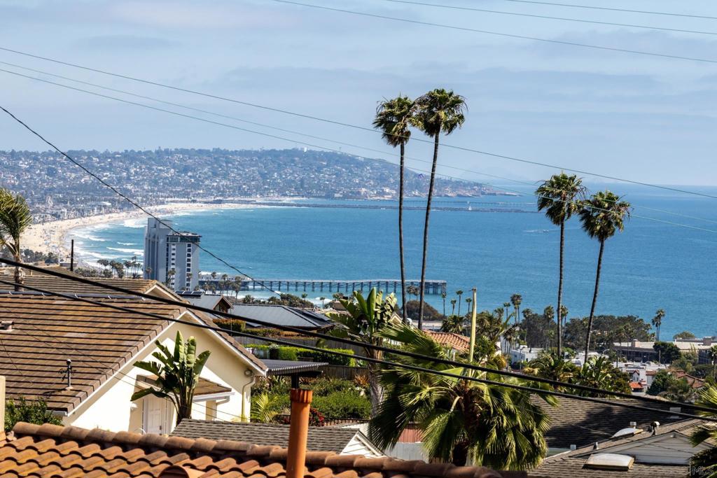 https://media.crmls.org/mediaz/16d46315-bb75-43db-ab61-8335e21f7c3a.jpg?preset=X-Large