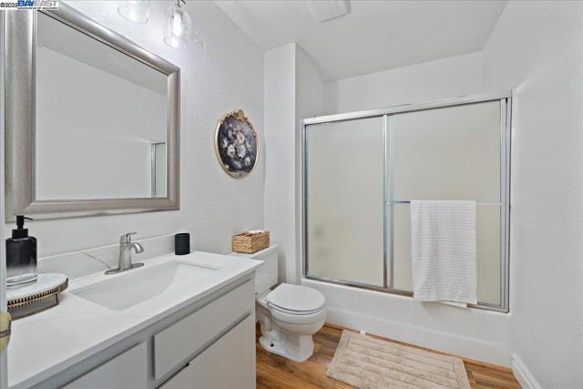1218 Locust Dr, Vallejo CA: https://media.crmls.org/mediaz/16d4c318-d294-43bd-8fa0-94c8040d31eb.jpg
