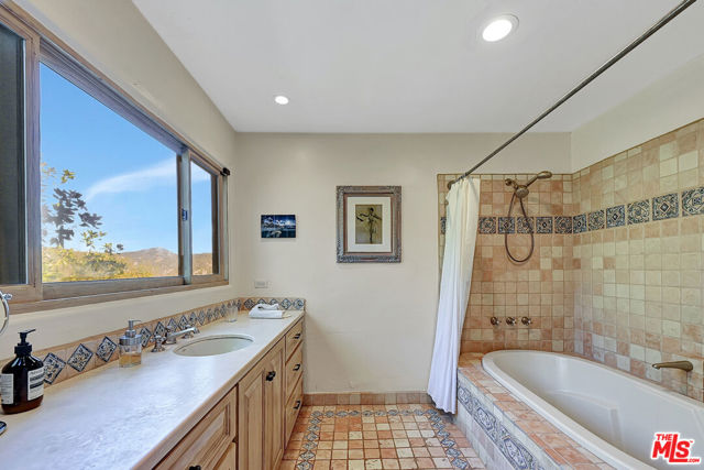 19805 Valley View Drive, Topanga CA: https://media.crmls.org/mediaz/16d4cc35-fc5f-4dd7-b2f0-54faa66257cf.jpg