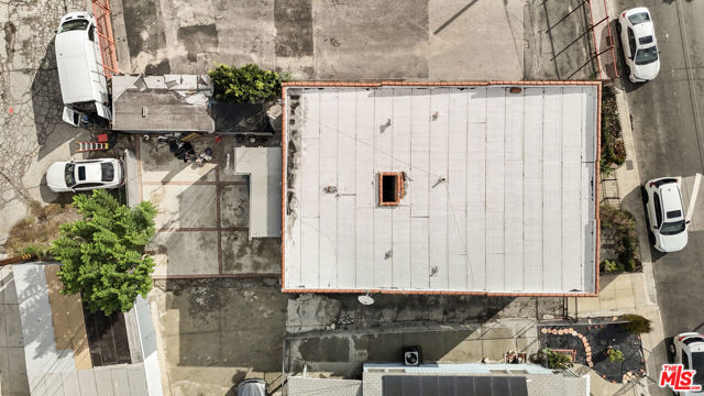 120 N Avenue 25, Los Angeles CA: https://media.crmls.org/mediaz/16d52eb7-cafa-45eb-954c-1556eb554433.jpg