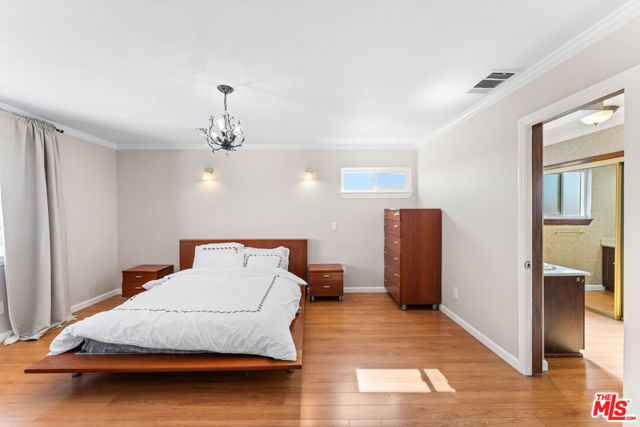 18032 Mariner Drive, Victorville CA: https://media.crmls.org/mediaz/16d556e0-2985-472d-b15d-8c717a99594f.jpg