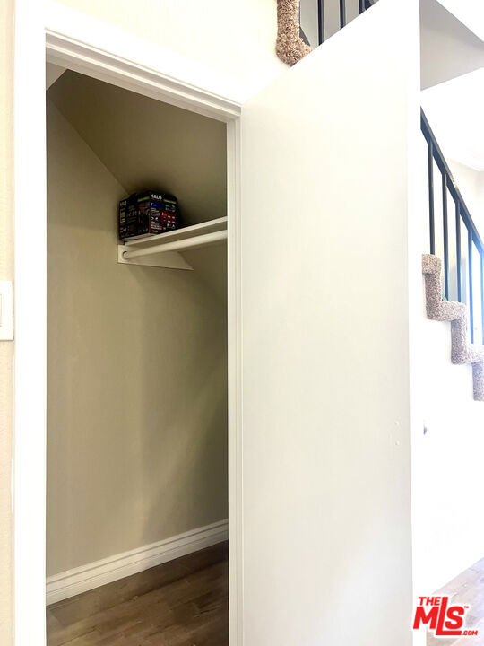 4349 CAHUENGA, Toluca Lake CA: https://media.crmls.org/mediaz/16d57179-180e-4a95-8e37-0cbe1640778f.jpg