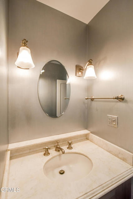 1908 Warwick Road, San Marino CA: https://media.crmls.org/mediaz/16d57427-4854-4d94-a5a2-f135c9602064.jpg