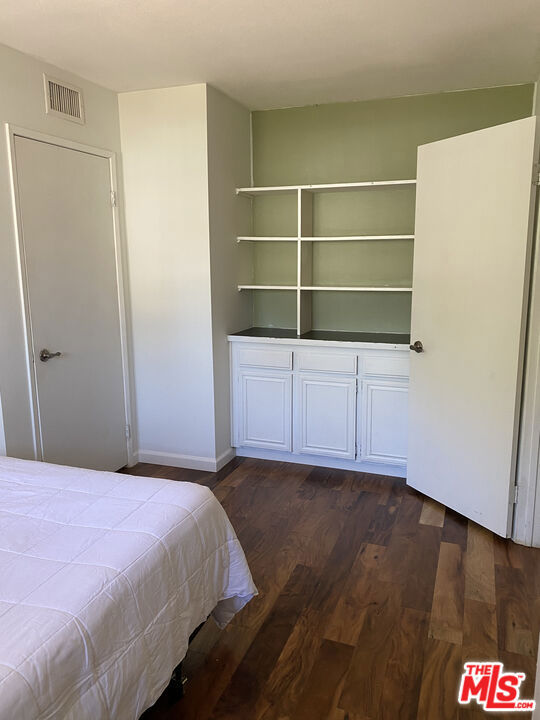 2252 Northpark Street, Thousand Oaks CA: https://media.crmls.org/mediaz/16d59a14-cdbe-4bce-baa8-c37f6b53b90a.jpg
